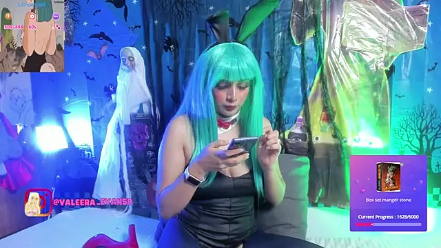 Snapshot of Valeera_Evans8 chatting on October 25, 11:32 pm Valeera Evans8 online show from October 25, 11:32 pm