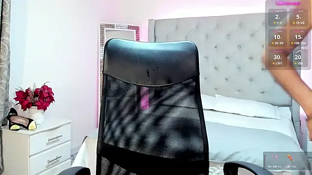 andykiuty online show from December 18, 8:14 pm