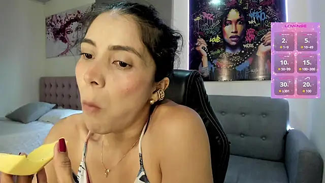 Snapshot of andykiuty chatting on November 24, 8:19 pm andykiuty online show from November 24, 8:19 pm