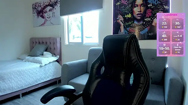 Snapshot of andykiuty chatting on December 22, 5:10 pm andykiuty online show from December 22, 5:10 pm