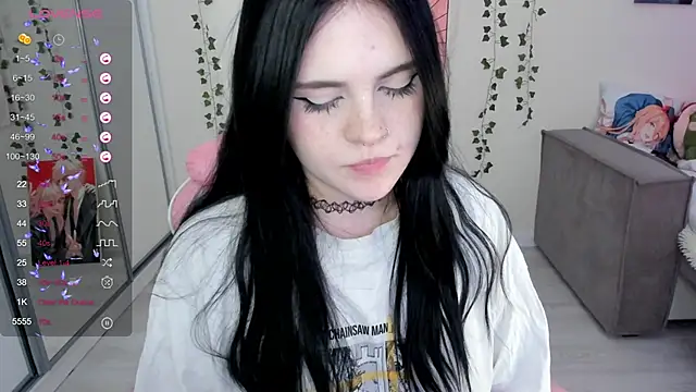Snapshot of SelenaCute chatting on February 3, 8:13 am SelenaCute online show from February 3, 8:13 am