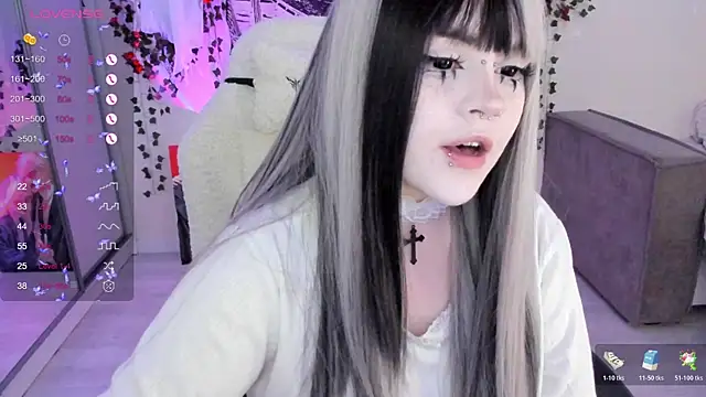 Snapshot of SelenaCute chatting on November 4, 11:53 am SelenaCute online show from November 4, 11:53 am