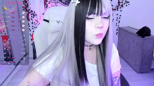 Snapshot of SelenaCute chatting on November 15, 12:02 pm SelenaCute online show from November 15, 12:02 pm