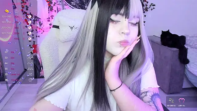 Snapshot of SelenaCute chatting on November 19, 12:05 pm SelenaCute online show from November 19, 12:05 pm