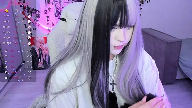 Snapshot of SelenaCute chatting on November 20, 4:45 am SelenaCute online show from November 20, 4:45 am