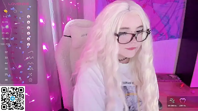 SelenaCute online show from April 25, 11:46 am