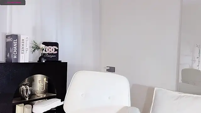 Snapshot of lvy-w chatting on November 10, 12:04 pm lvy-w online show from November 10, 12:04 pm