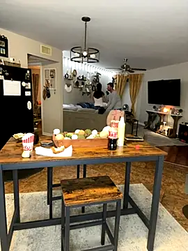 Snapshot of MnM4ever chatting on November 15, 4:32 am MnM4ever online show from November 15, 4:32 am