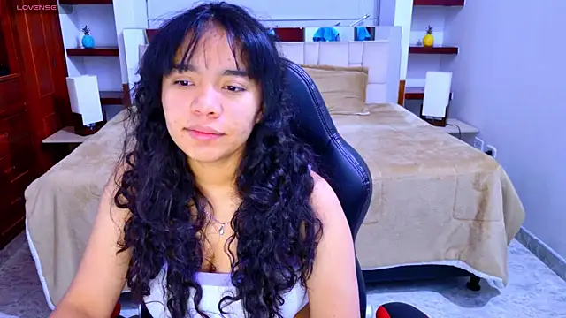 laureentt  online show from October 7, 3:14 am