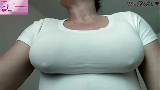 Snapshot of vanered2 chatting on July 17, 8:57 pm vanered2 online show from July 17, 8:57 pm