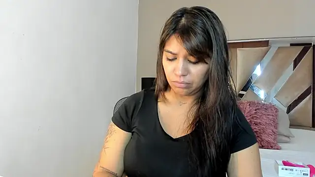 sharlott18 online show from December 18, 9:14 am