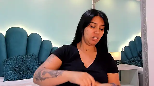 sharlott18 online show from November 15, 2:35 pm