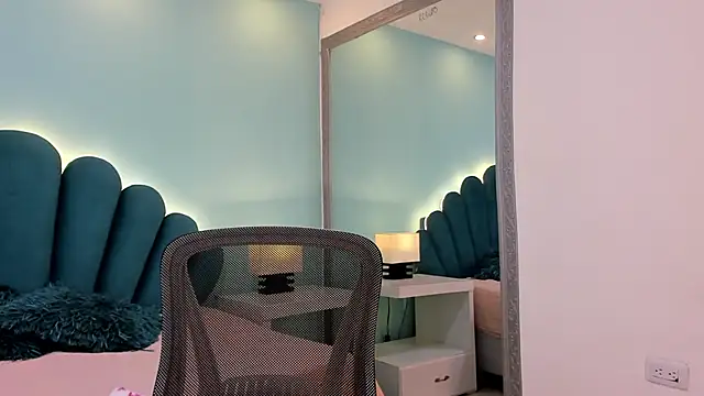 sharlott18 online show from December 21, 12:56 pm