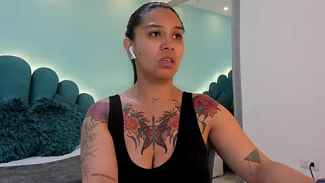 sharlott18 online show from April 6, 12:28 pm