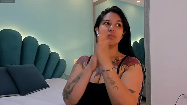 sharlott18 online show from April 16, 12:39 pm