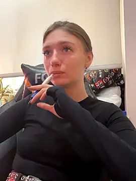 Snapshot of SwettyMolly chatting on September 16, 6:47 am SwettyMolly online show from September 16, 6:47 am