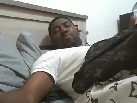 Snapshot of Tonton1988 chatting on February 25, 2:44 pm Tonton1988 online show from February 25, 2:44 pm