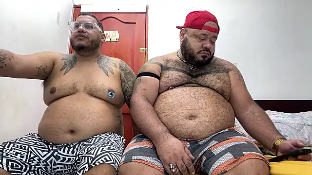 Snapshot of Latino_bigcock chatting on October 19, 8:53 pm Latino bigcock online show from October 19, 8:53 pm