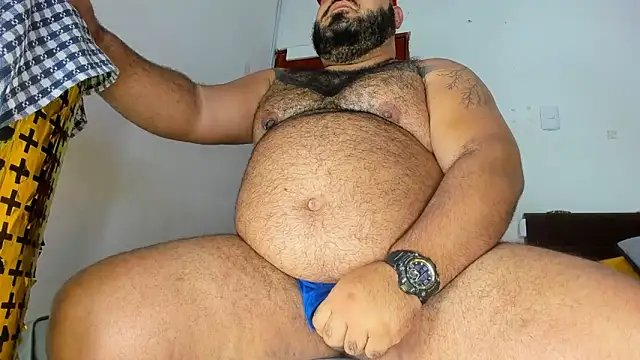 Snapshot of Latino_bigcock chatting on February 7, 10:13 pm Latino bigcock online show from February 7, 10:13 pm