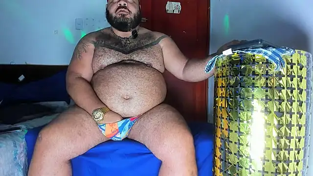 Snapshot of Latino_bigcock chatting on March 1, 3:47 pm Latino bigcock online show from March 1, 3:47 pm