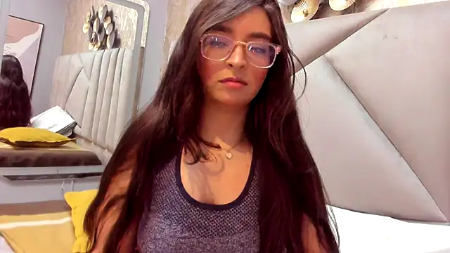 Eva Macalliter online show from December 14, 3:56 am