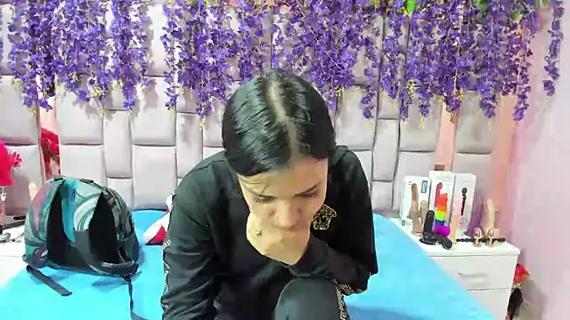 Bich Anal  online show from December 18, 12:51 pm