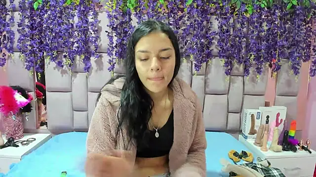 Bich Anal  online show from December 19, 1:07 pm