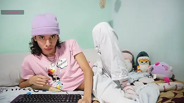 imcoltonalvin online show from January 29, 2:51 am