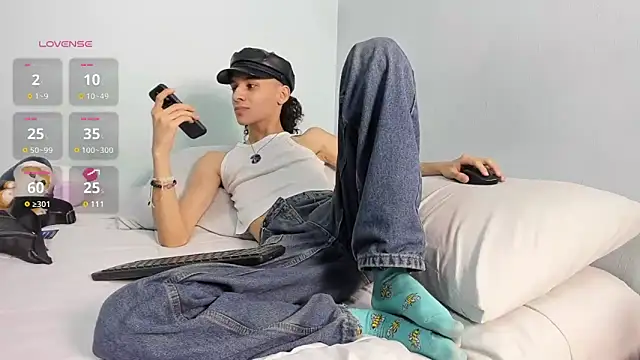 imcoltonalvin online show from February 27, 3:36 am