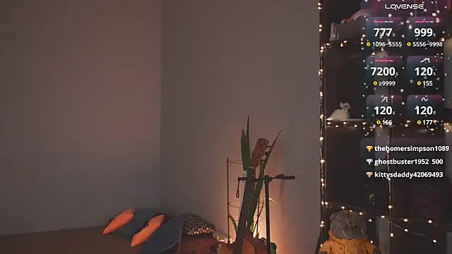 Snapshot of bananya_kitty chatting on February 8, 12:06 pm bananya kitty online show from February 8, 12:06 pm