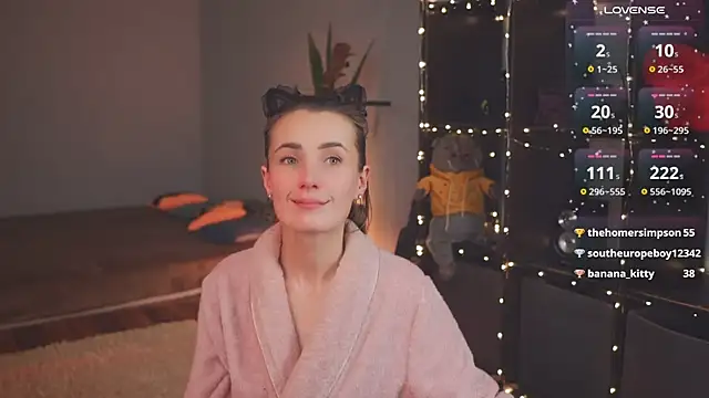 Snapshot of bananya_kitty chatting on February 13, 12:43 pm bananya kitty online show from February 13, 12:43 pm