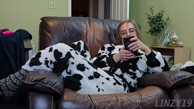 Linzy 19 online show from January 12, 3:17 am