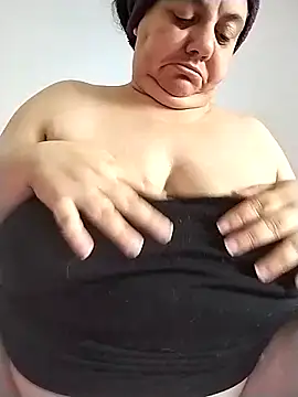 Snapshot of BustyBabyOfficial chatting on November 3, 2:40 pm BustyBabyOfficial online show from November 3, 2:40 pm