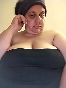 Snapshot of BustyBabyOfficial chatting on November 4, 11:59 pm BustyBabyOfficial online show from November 4, 11:59 pm