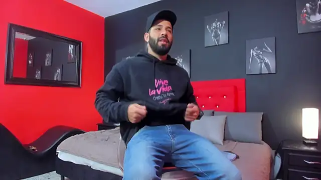 Snapshot of Thiagogomez chatting on October 14, 12:28 pm Thiagogomez online show from October 14, 12:28 pm