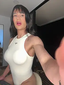 Helenbronwx online show from December 30, 11:49 pm