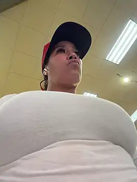 Bigbuttbrooklynn online show from April 1, 1:52 pm