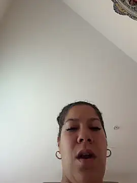 Snapshot of Bigbuttbrooklynn chatting on May 2, 2:33 pm Bigbuttbrooklynn online show from May 2, 2:33 pm
