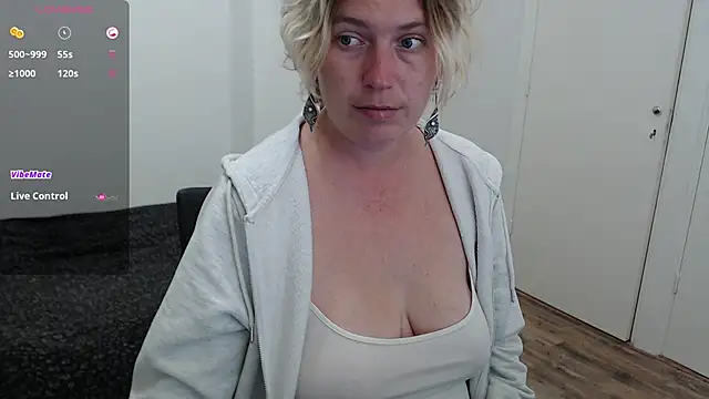 Snapshot of cumfun chatting on October 8, 1:20 pm cumfun online show from October 8, 1:20 pm