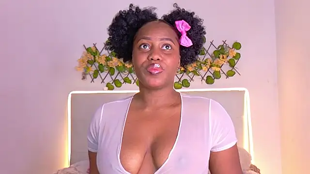 Snapshot of choco_dessert_ chatting on October 18, 6:37 am choco dessert online show from October 18, 6:37 am