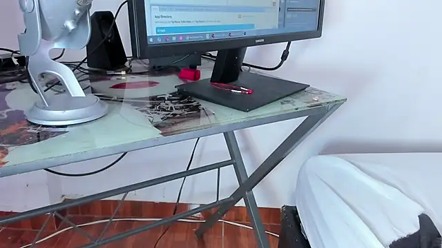 queen yully online show from October 26, 8:37 pm