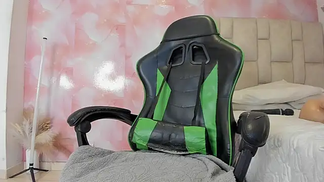 aida rose  online show from November 21, 5:33 pm