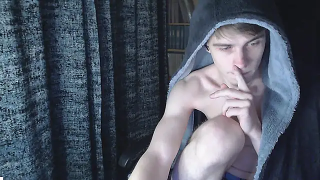 Student Oliver online show from November 23, 7:02 pm