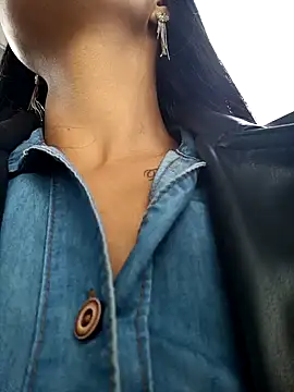 Astrid-- online show from December 4, 2:59 pm