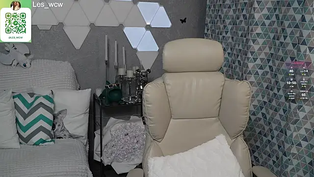 HarleyDeess online show from March 13, 11:05 pm