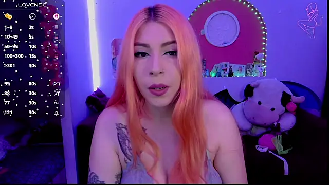 Snapshot of ValentinaMiller_ chatting on November 19, 3:45 pm ValentinaMiller online show from November 19, 3:45 pm