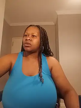 bustylisa1983 online show from July 30, 6:23 am