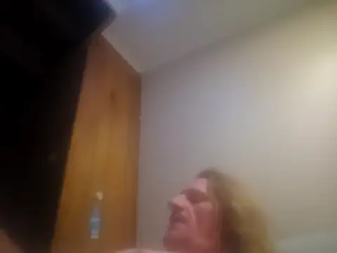 Travislovescum online show from October 13, 9:53 am