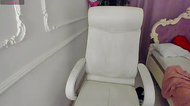 Lily Marlin online show from June 5, 2:40 am