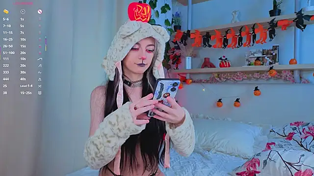 Snapshot of TristaRoht chatting on October 31, 3:02 pm TristaRoht online show from October 31, 3:02 pm